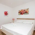 Gorgeous In With Wifi Apartment