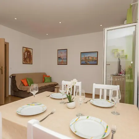 Gorgeous In With Wifi Apartament *