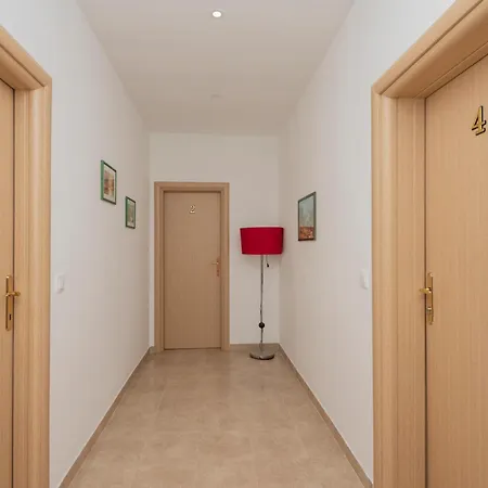 Apartment 1 Bedroom In *
