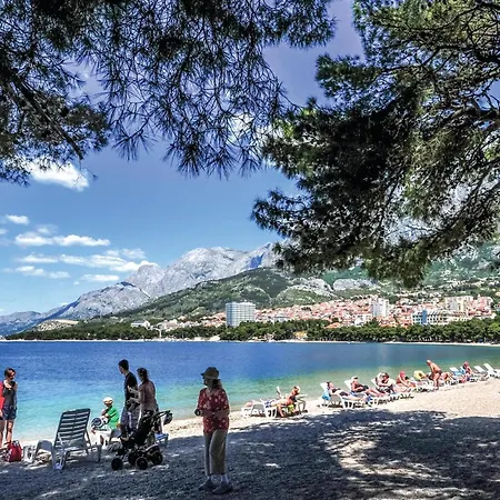 Apartment 1 Bedroom In Makarska