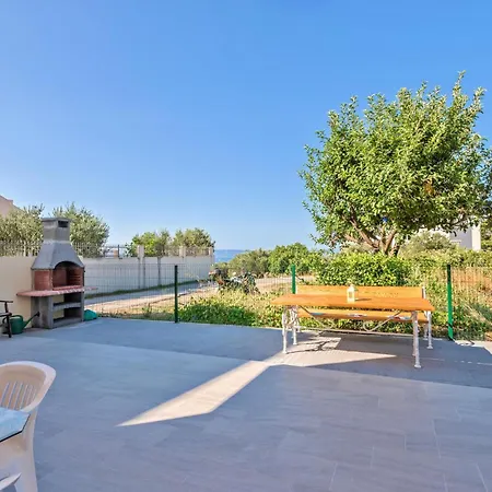 アパート Lovely In With Wifi マカルスカ