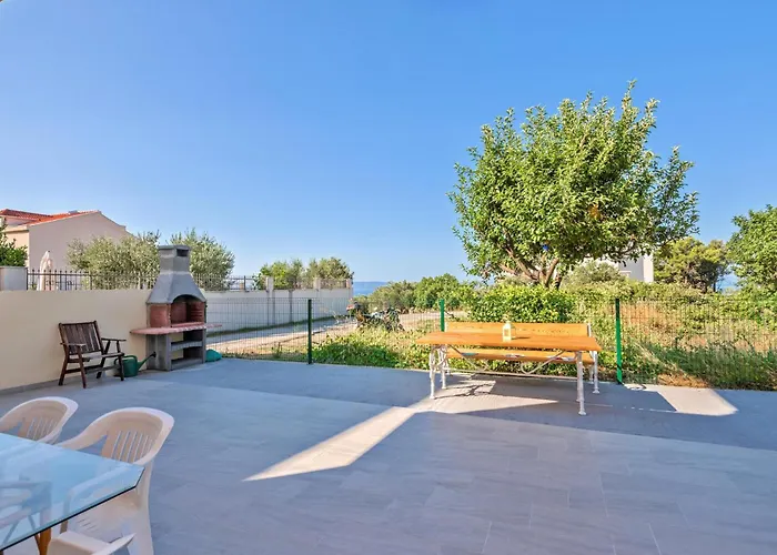 Apartment Lovely In With Wifi Makarska