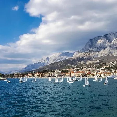 Lovely In With Wifi Apartment Makarska